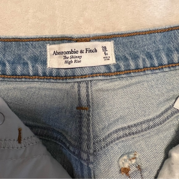 Abercrombie & Fitch jeans - Picture 3 of 3